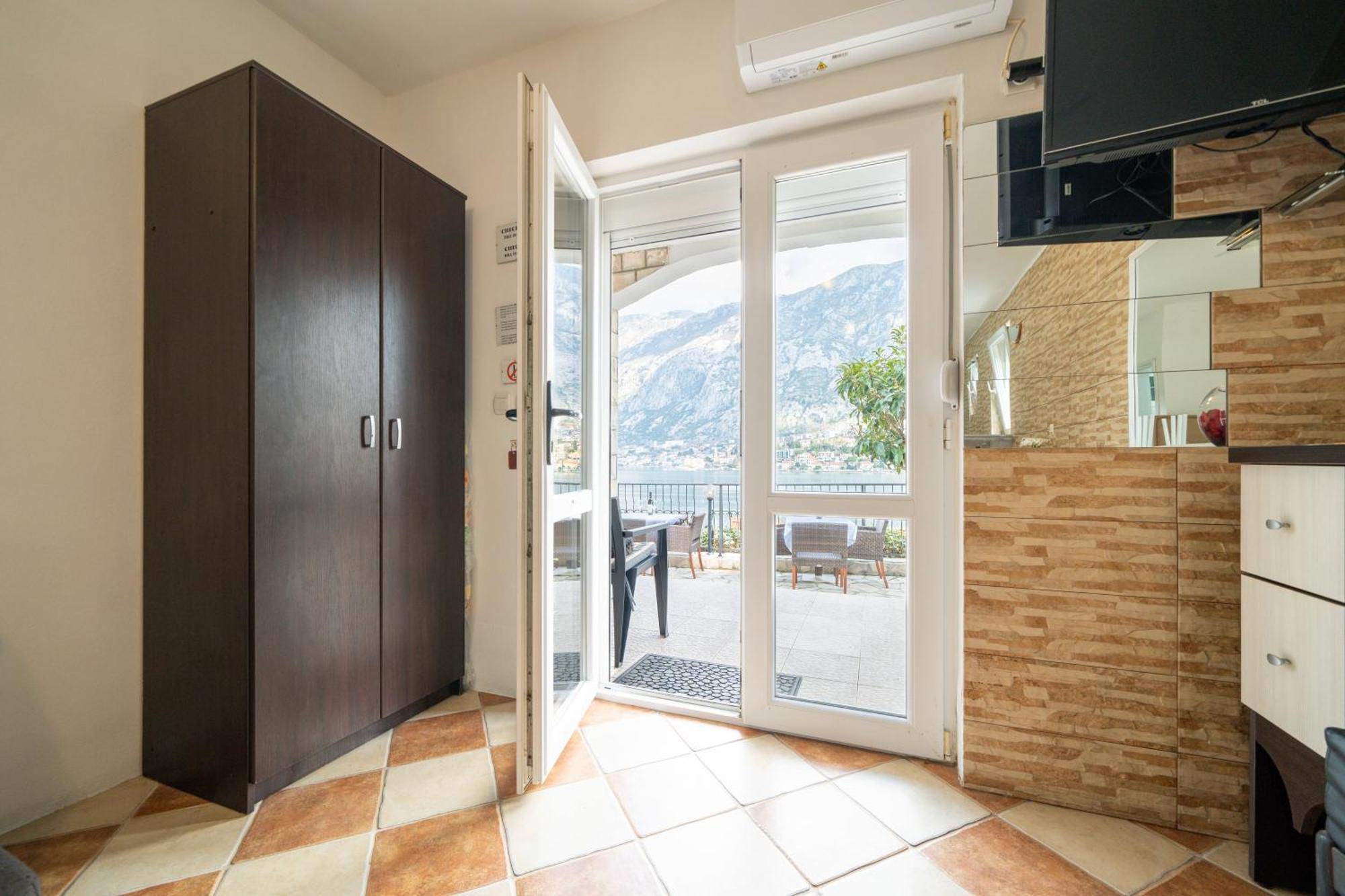 Apartments Vukovic Котор Екстер'єр фото